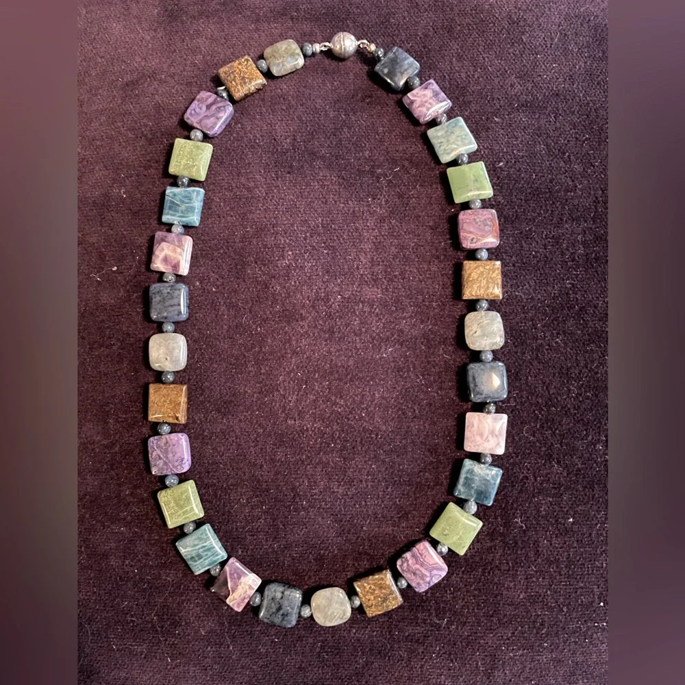 Handmade Semi-precious Stone Necklace - Picture 1 of 1